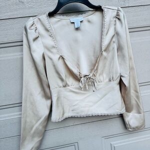 🌸House of Harlow 1960 Cream Lace-Up Blouse